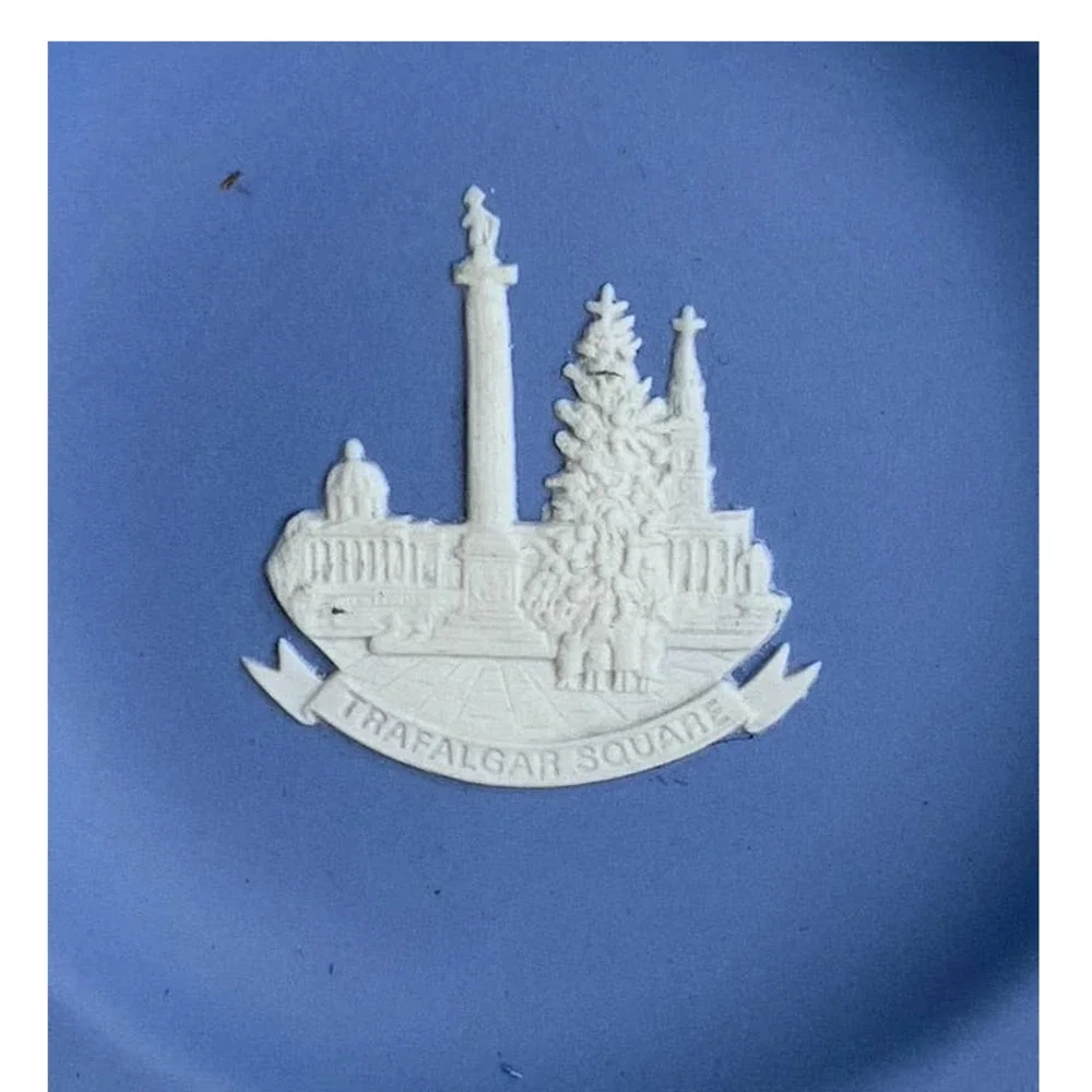 Wedgwood Jasperware Trafalgar Square 4.5" Plate Trinket Dish - Picture 2 of 5